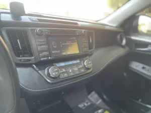 2015 تويوتا راف ٤