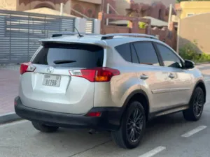 2015 تويوتا راف ٤