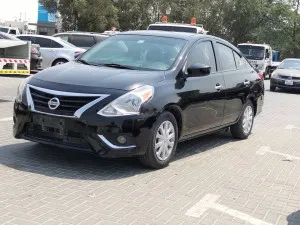 2016 نيسان فيرسا in dubai