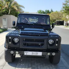2011 لاند روفر ديفندر in dubai