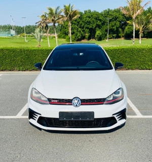2016 Volkswagen Golf in dubai