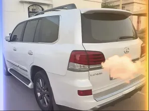 2010 لكزس أل أكس ٥٧٠