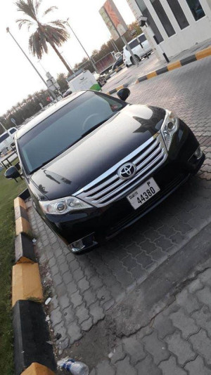 2011 Toyota Avalon in dubai