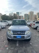 2014 ميتسوبيشي باجيرو in dubai