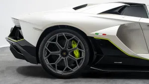 2022 لامبورجيني أفندايتر