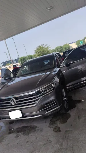 2019 Volkswagen Touareg in dubai