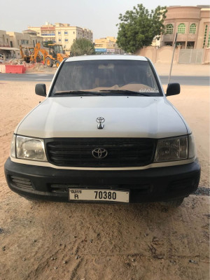 2001 Toyota Land Cruiser in dubai