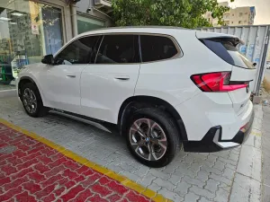 2023 BMW x1