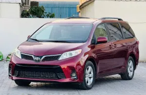2017 Toyota Sienna in dubai