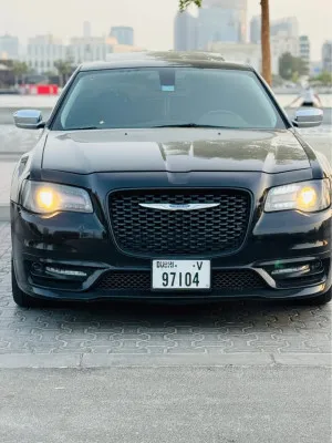 2019 كرايسلر ٣٠٠ in dubai