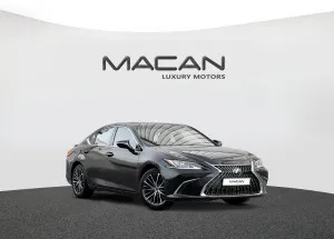 2023 Lexus ES in dubai