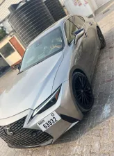 2022 لكزس اي اس