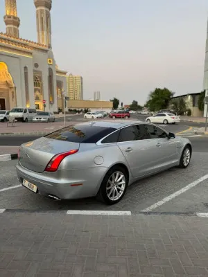 2013 جاكوار الفئة - اكس