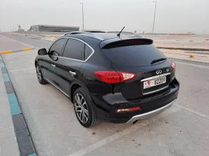 2017 إنفينيتي كيو آكس٥٠