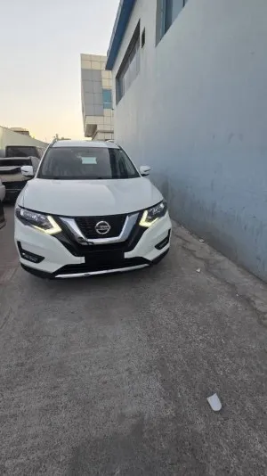 2016 نيسان روج