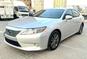 2014 Lexus ES in dubai