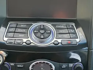 2017 Infiniti QX70