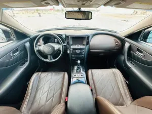 2017 Infiniti QX70