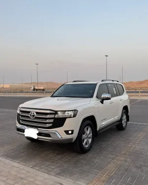 2024 تويوتا لاند كروزر in dubai