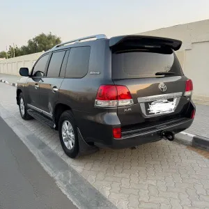 2011 تويوتا لاند كروزر