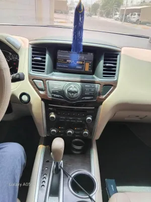 2014 نيسان باثفايندر 
