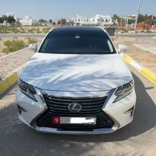 2017 Lexus ES in dubai
