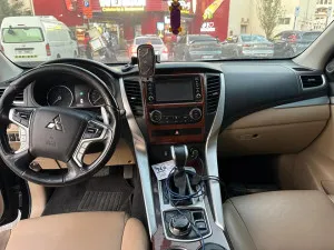 2018 Mitsubishi Montero
