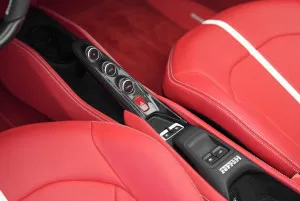 2022 فيراري اف 8  سبايدر