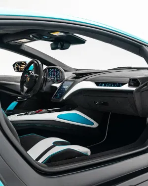 2025 Lamborghini Revuelto