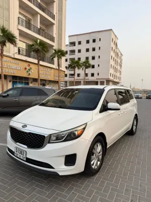2015 كيا سيدونا in dubai