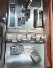 2011 لكزس أل أكس ٥٧٠
