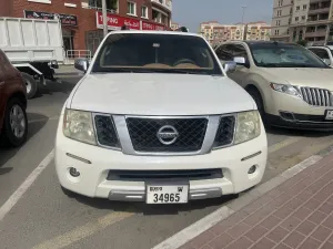 2008 نيسان باثفايندر  in dubai