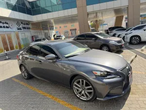 2014 لكزس اي اس in dubai