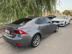 2014 لكزس اي اس