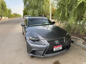 2014 لكزس اي اس