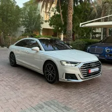 2019 اودي آي ٨ in dubai