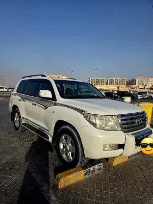 2010 تويوتا لاند كروزر in dubai