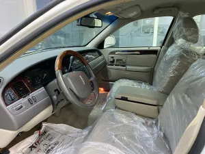 2010 Lincoln Town Car