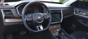 2022 ام جي ار اكس ٨