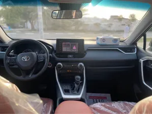 2020 تويوتا راف ٤