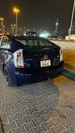 2014 Toyota Prius in dubai