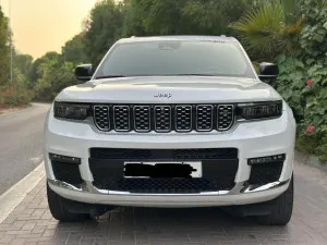 2022 Jeep Grand Cherokee in dubai