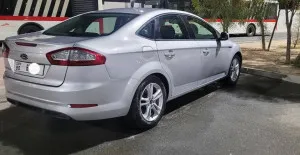 2011 فورد مونديو