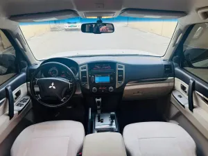 2016 Mitsubishi Pajero