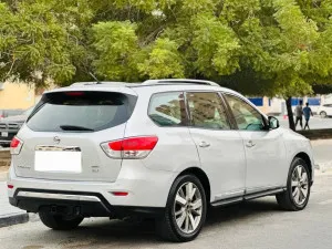 2015 نيسان باثفايندر 