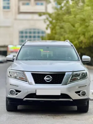 2015 نيسان باثفايندر 