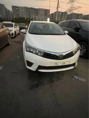 2014 تويوتا كورولا in dubai
