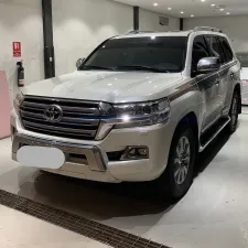 2016 تويوتا لاند كروزر in dubai