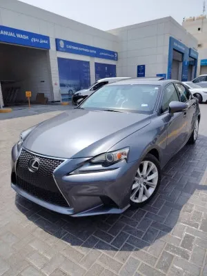 2015 لكزس اي اس in dubai