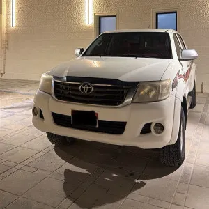 2013 تويوتا هايلوكس in dubai